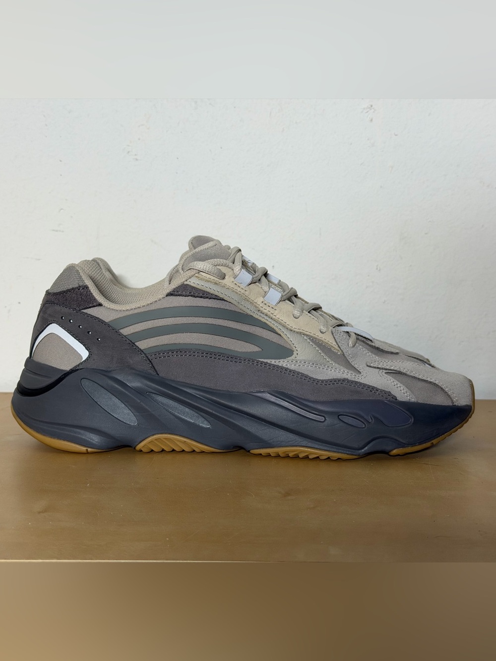 adidas Yeezy Boost 700 V2 Tephra Sneakers FU7914 Men’s Size 11 Shoes